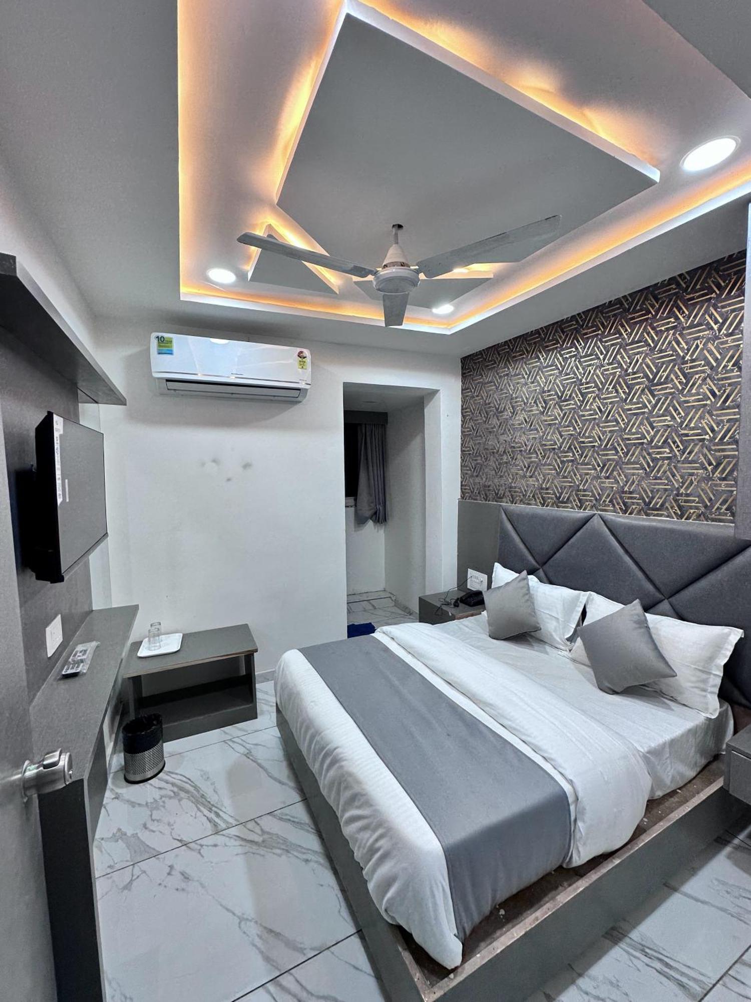 Hotel The Pacific Ahmedabad Airport المظهر الخارجي الصورة